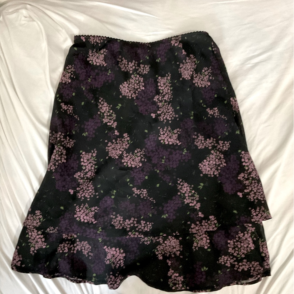 BLACK FLORAL PRINT MIDI SKIRT